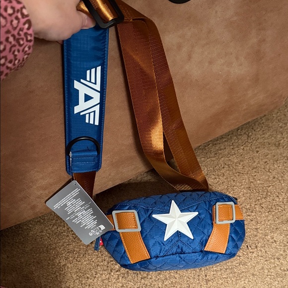 Disney Parks Marvel Captain America The First Avenger Belt Bag/Fanny Pack NWT - Picture 6 of 7